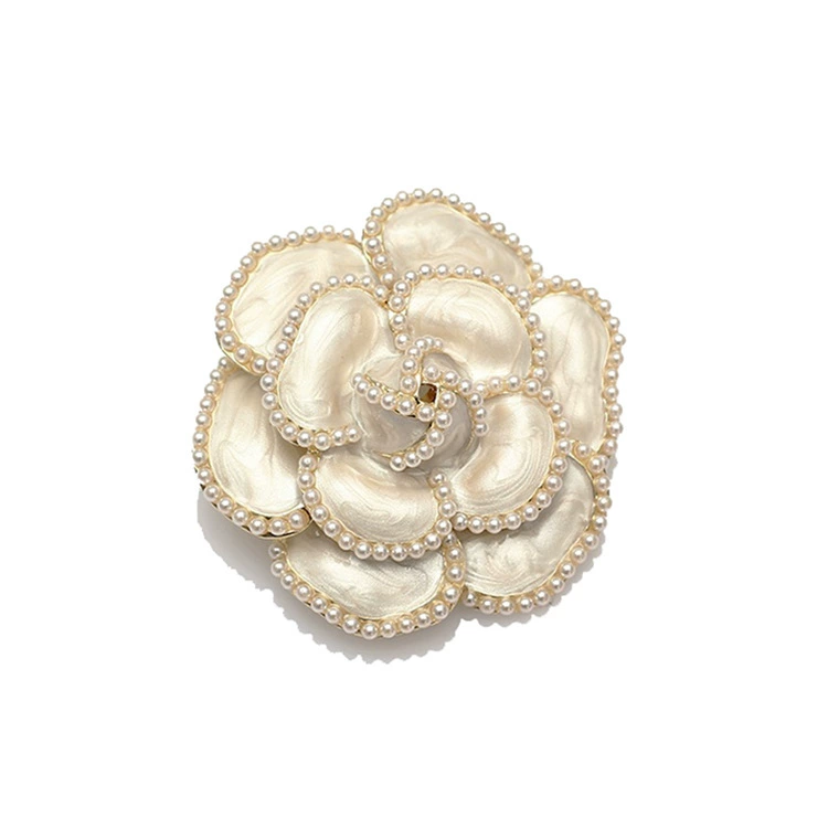 Гребень кузнец Mountain Tea Lapel Pin Brooch, стиль ретро Camellia, эмаль и имитация жемчуга, 4.6 см