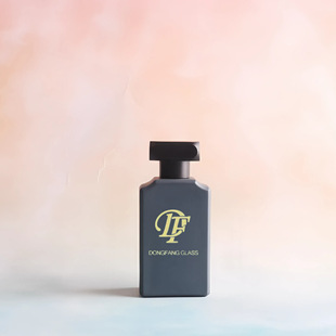 Customized Perfume Bottle Naked Bottle 80ml Perfume Refill Bottle Glass Spray Bottle Shoulder Trapezoidal Square Perfume Glass Bottle