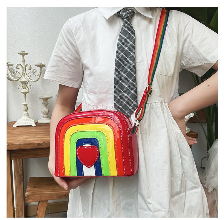 Wholesale Creative Hit Color Rainbow Heart Shape Messenger Bag Nihaojewelry display picture 12