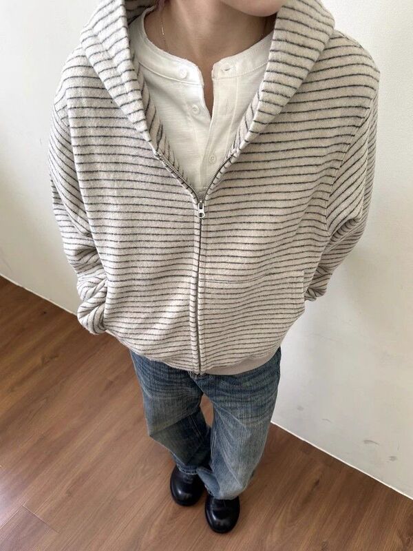 Striped Velvet Cardigan Hooded Sweatshirt for Men and Women in Spring and Autum American Retro Loose Couple Boxy Zipper Jacket Trendy Striped Velvet Cardigan Hooded Sweatshirt for Men and Women in Spring and Autum American Retro Loose Couple Boxy Zipper Jacket Trendy