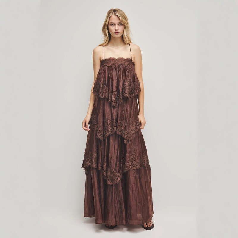 2026Aje New French-Style Heavy Lace Suspender Long Dress for Women, Vacation Style, Waist-Cinching, Slimming, Elegant Dress