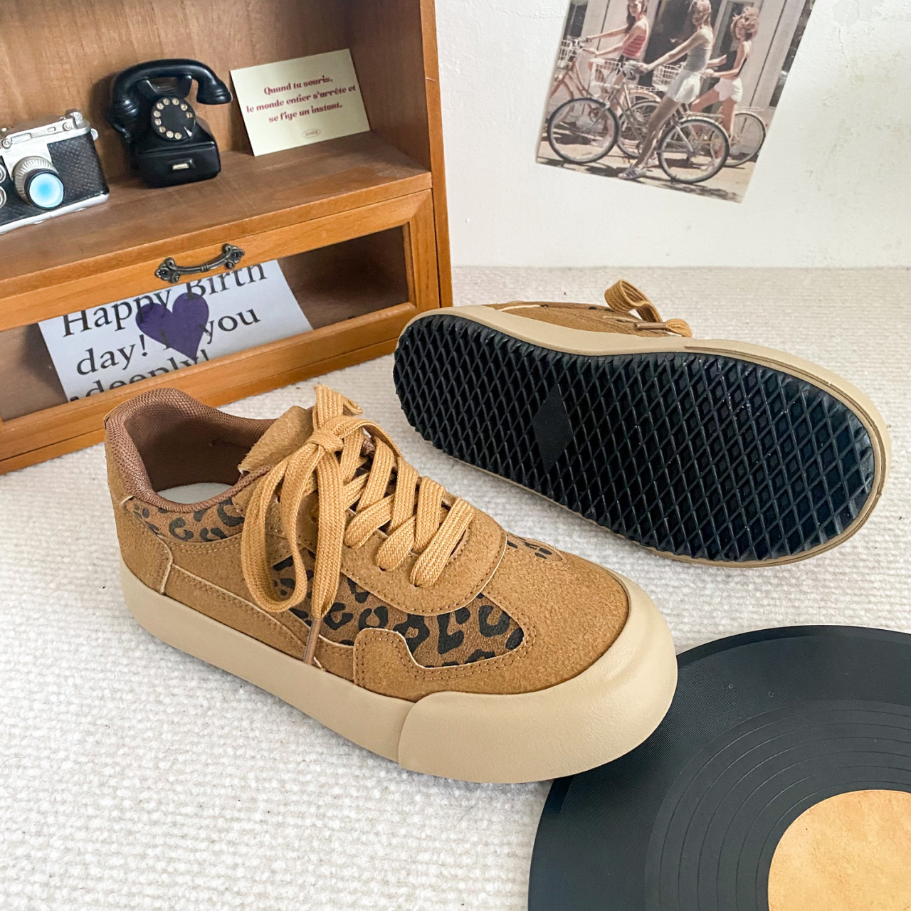 Mattes Leder-Leoparden-Print-Board für Damen im Herbst 2024, neues, dickbesohltes, höhenverstärkendes Freizeit-Sporttraining_voghion.com