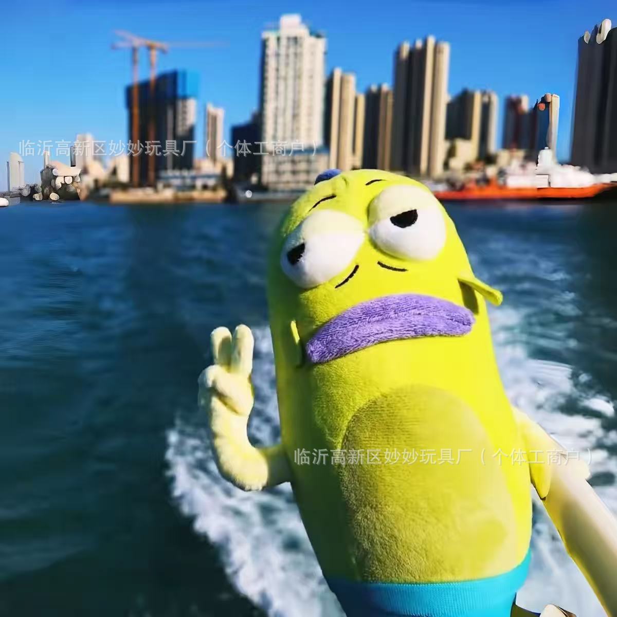 New SpongeBob plush toy, ugly-cute passerbysting fish, Bikini Bottom character creative doll, pillow, children's toy