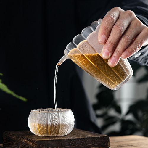 New heat-resistant glass cloud mist anti-scalding tea set Kung Fu tea cup glass lid bowl household high temperature resistant tea maker