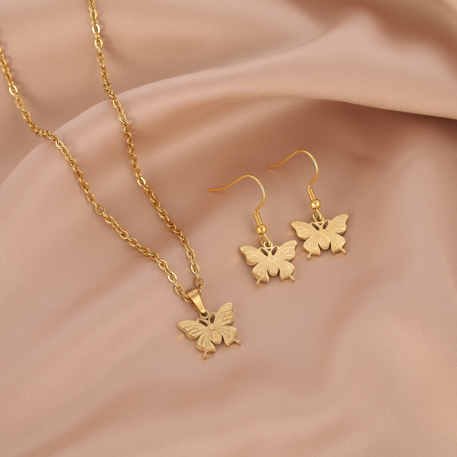 Fashion Butterfly Stainless Steel Plating Pendant Necklace