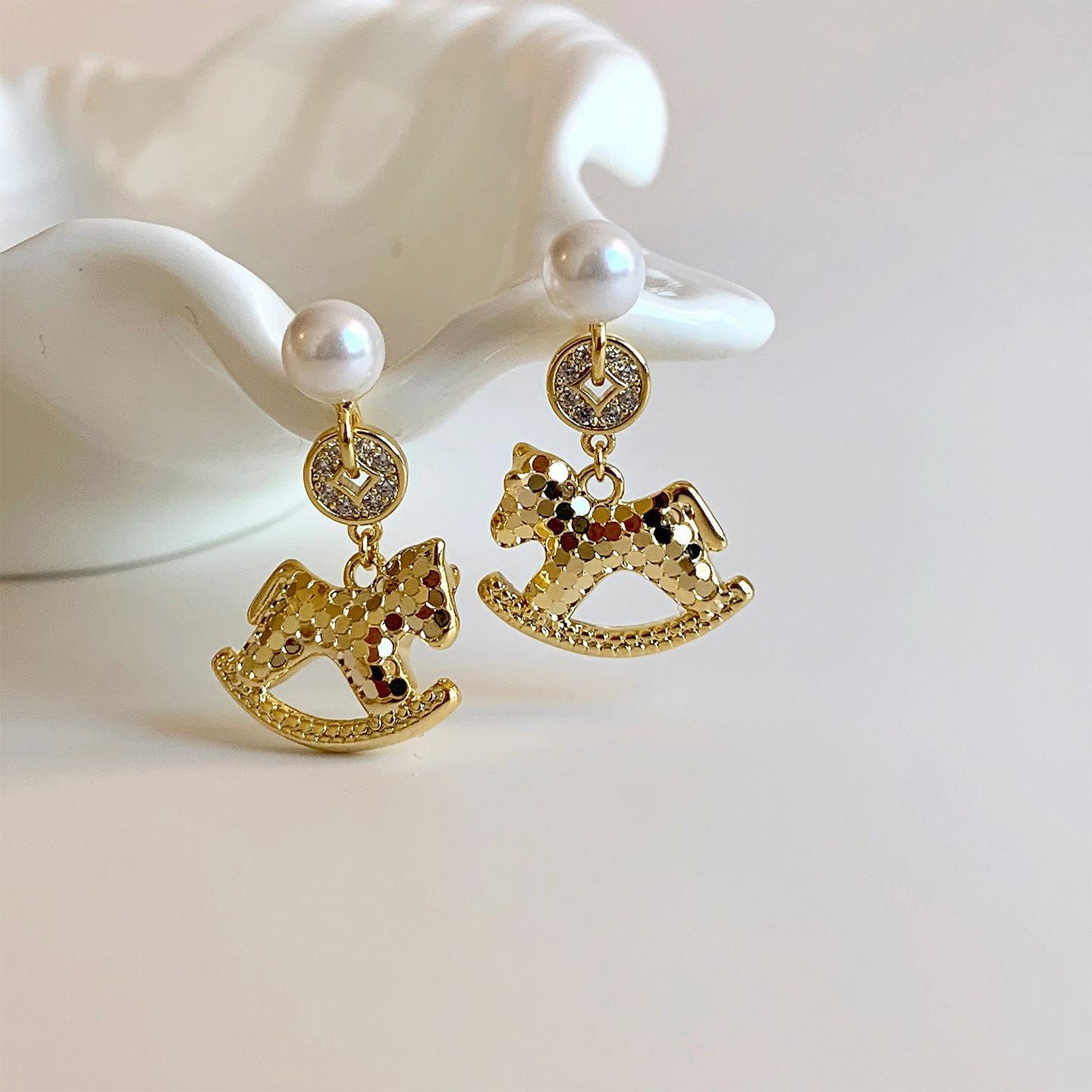Oro verdadero eléctrico galvanis colgante de piedra pony pendientes collar ligero lujo nicho universal conjunto temperamento alta sensación de joyería mujer
