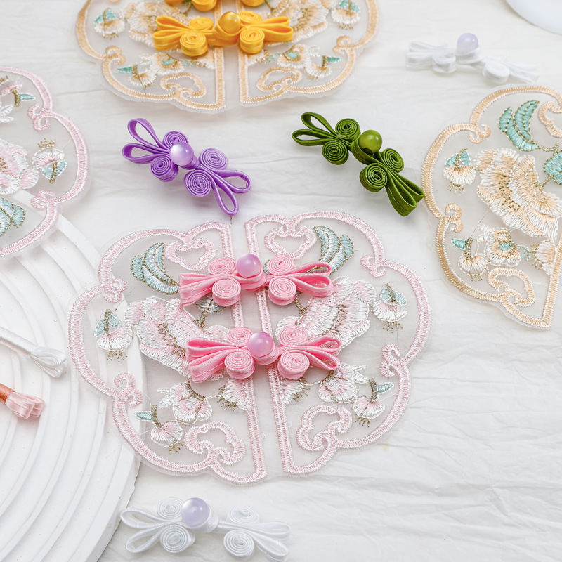 Nuevo producto de Xiyu Parche de hebilla de disco de bordado chino Ramo de bricolaje hecho a mano Material de embalaje Decoración floral de estilo nacional