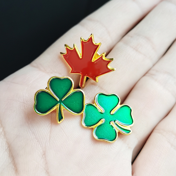 Wenzhou Foreign Trade Clover and Four-leaf Clover Badge Metal Baked Paint Brooch Suit Collar Maple Leaf Company Badge