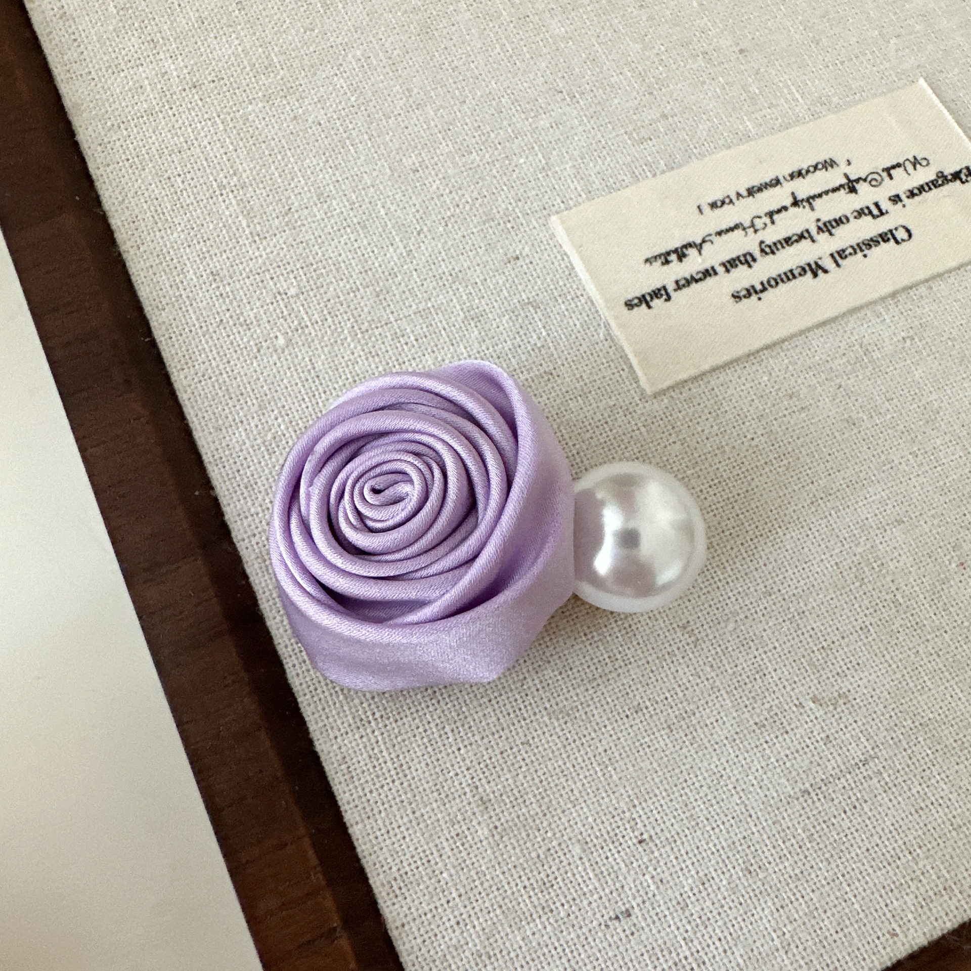 クリームの優しいバラの花の真珠の髪の飾りの髪のクリップの新型の後頭部のクリップの額の前髪のクリップ