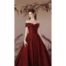 一字肩印花缎面敬酒服2025新款新娘结婚订婚法式赫本风高端晚礼服