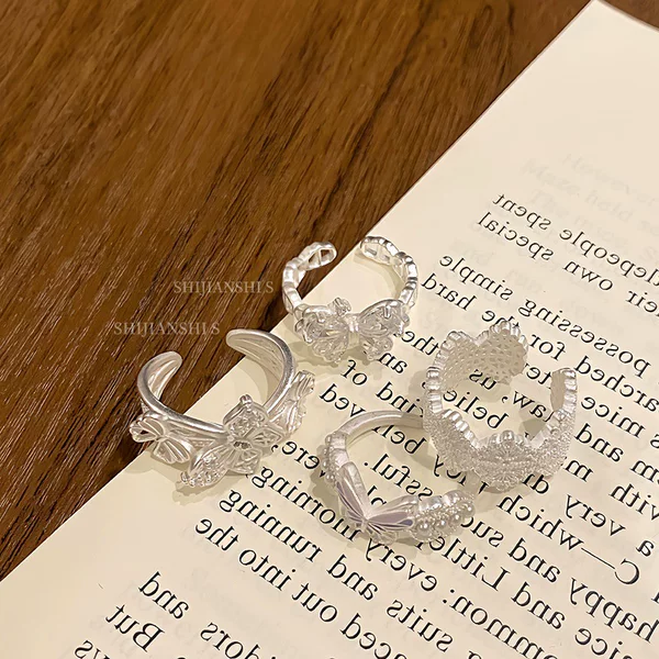 "Poetry of Winter Fatigue" Korean-Style Floral Hollow Butterfly Open Ring for Women, Fashionable and Versatile Stackable Index Finger Ring