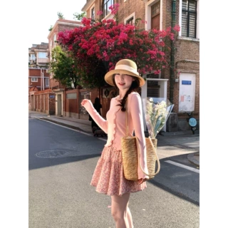 实拍~2026夏季新款温柔度假风边修身上衣+A字碎花半身裙两件套装