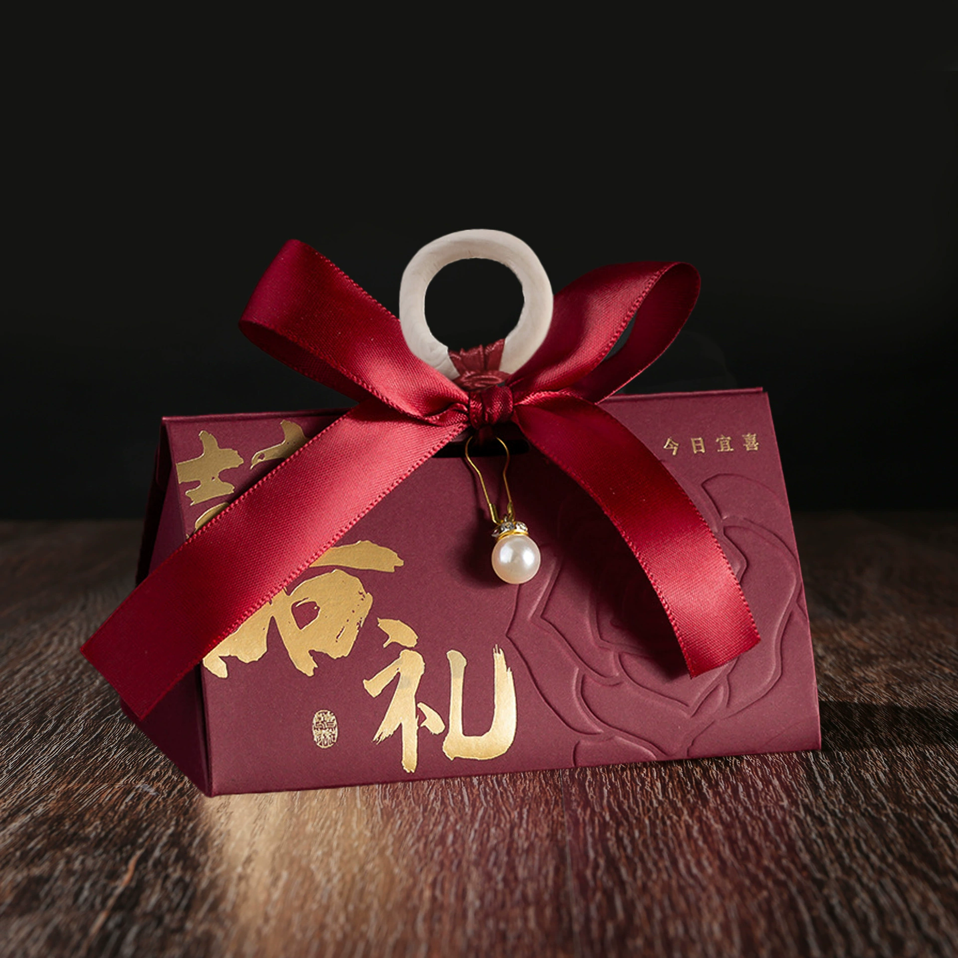 Китайский стиль винно-красная ручная помолвка сахарная коробка свадебная помолвка