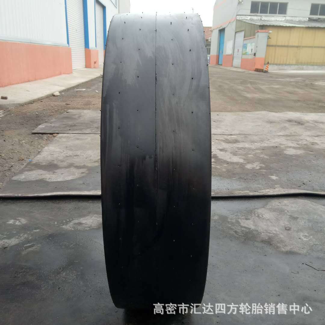 现货供应9.00-20 10.00 11.00 12.00-20光面c-1沥青压路机轮胎