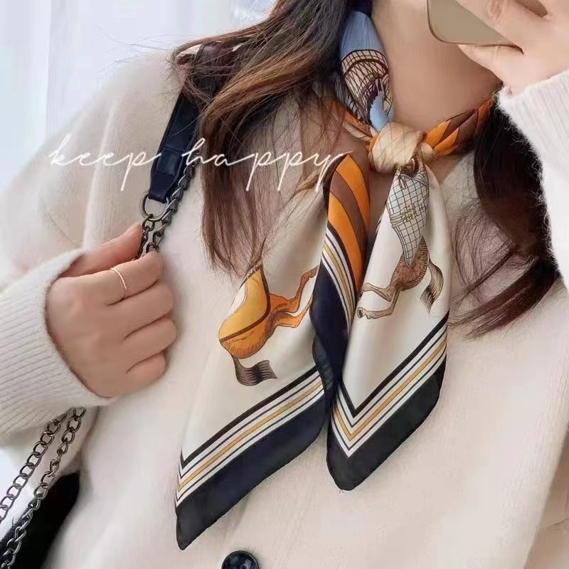 말 70 스퀘어 스카프-네이비