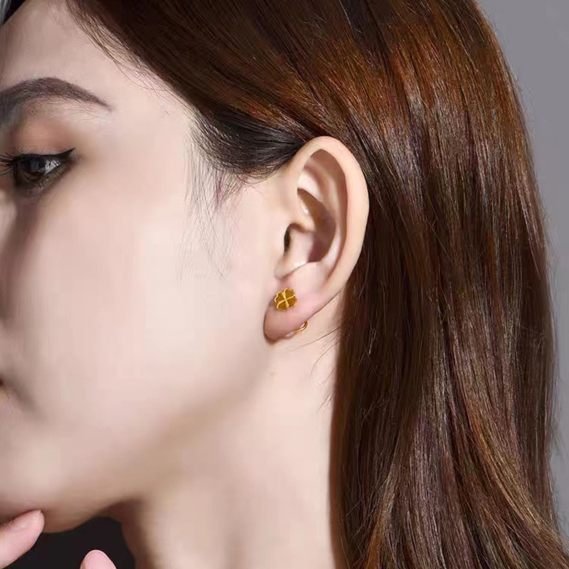 Clover Stud Earrings In Gold Tone Elegant Minimalist Studs For Her_voghion.com