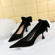 17175-B2 Korean Fashion Sweet Medium Heel Women's Shoes Thin Heel Shallow Mouth Pointed Suede Color Contrast Bowknot Single Shoes