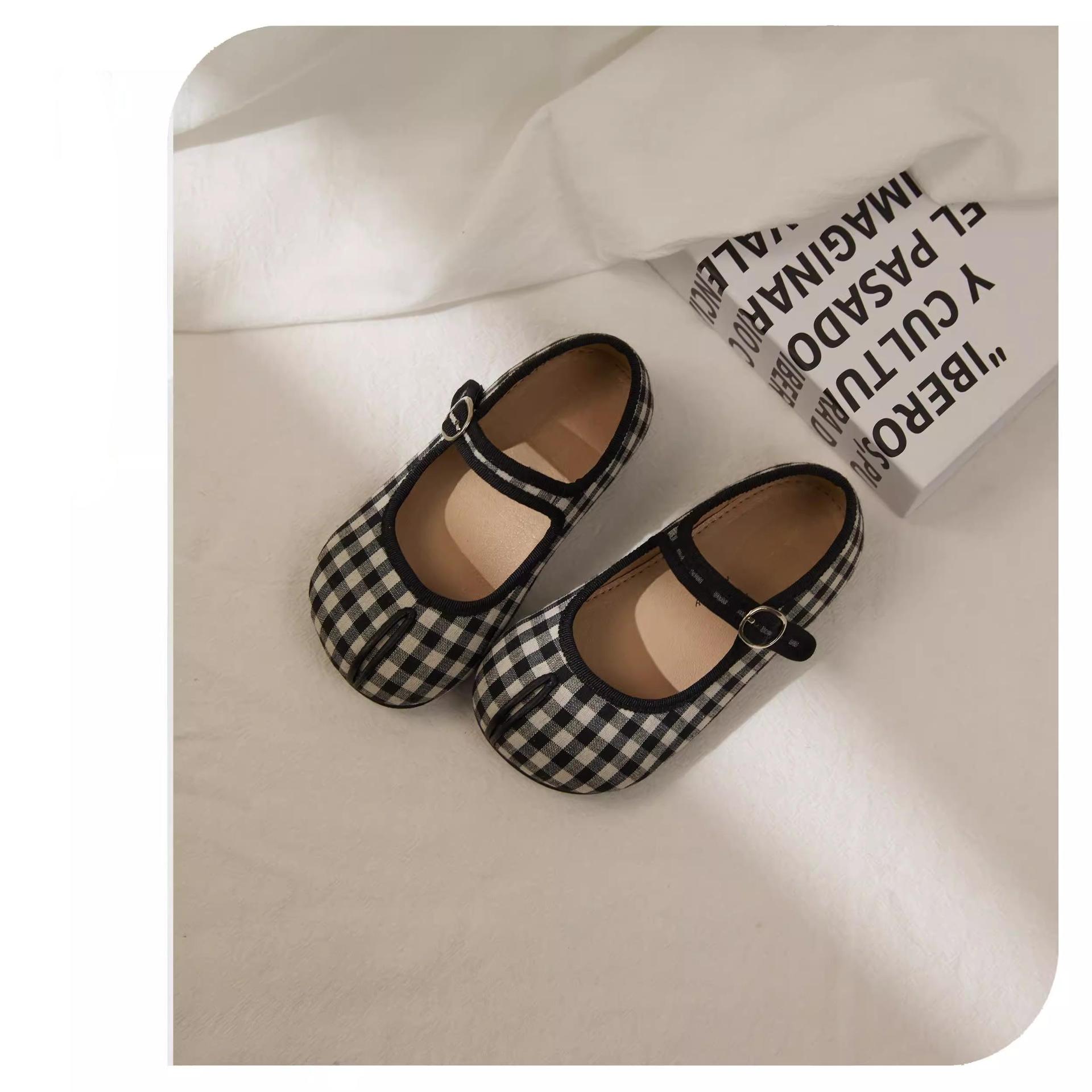 Children's Princess Shoes with Soft Soles, Spring and Autumn Girls' Shoes, New Style Academy-Style Leather Shoes, Fashionable and Stylish Single Shoes for Babies