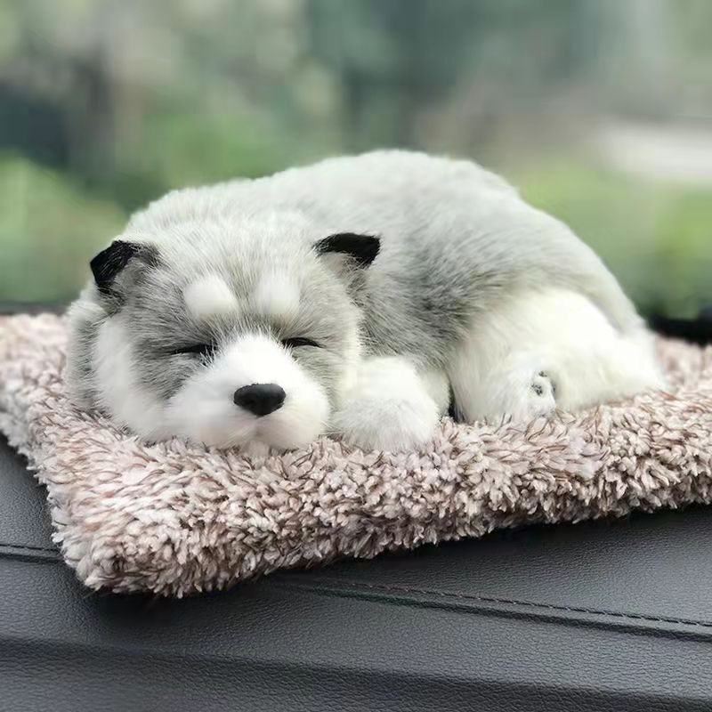 車の置物のアイデア活性炭は犬の車の竹炭をまぶしてホルムアルデヒドを取り除いて異臭の車内の装飾用品を取り除きます。|undefined