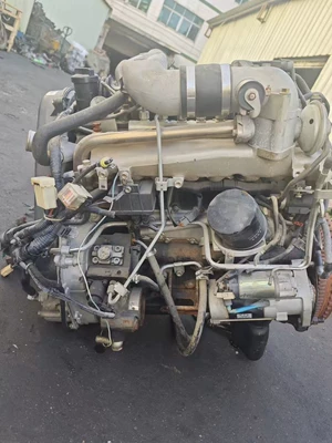 2.4, Engine assembly
