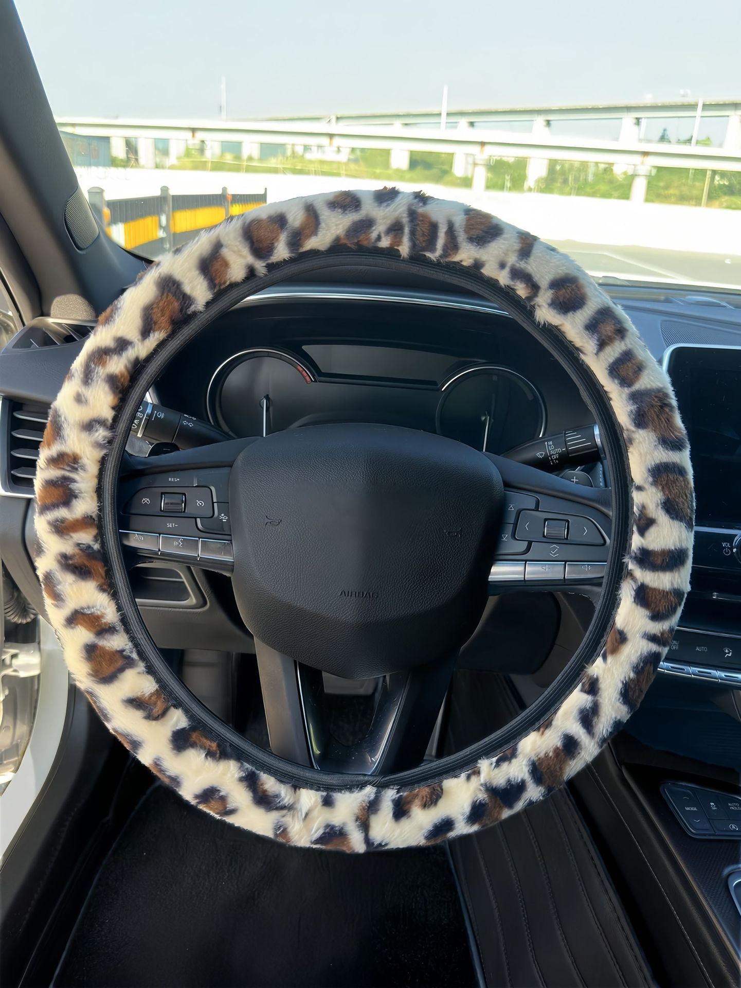Cross-Border Dropshipping Car Steering Wheel Cover Leopard Print Thickened Winter Cute Non-Slip Warm Leopard Print Rabbit Fur Handle Cover