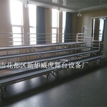 厂家制作可站可坐铝合金合唱台，折叠合唱台，校园演出用合唱台