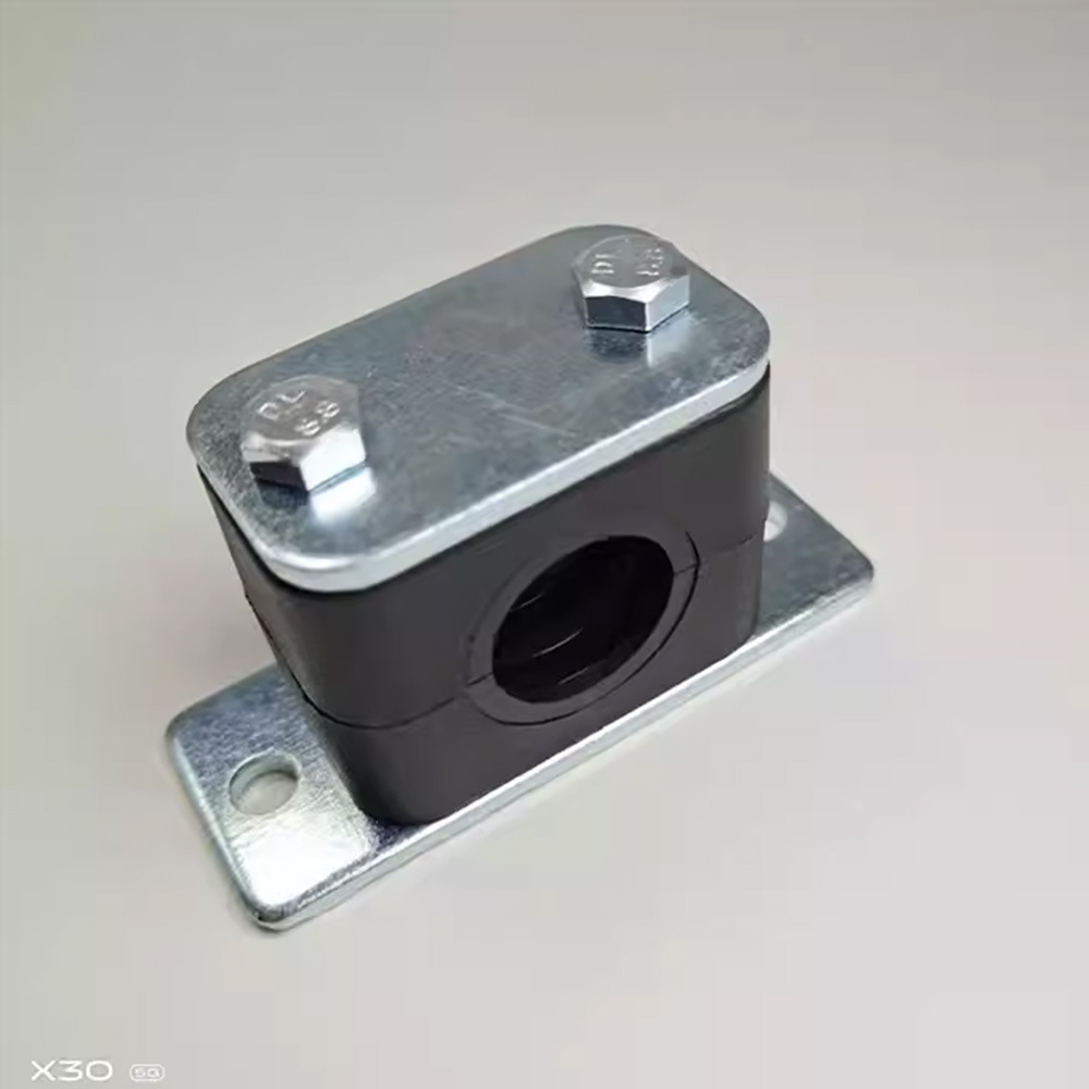 深绿色轻型管夹实验室不锈钢卡套管固定安装工程塑料管卡