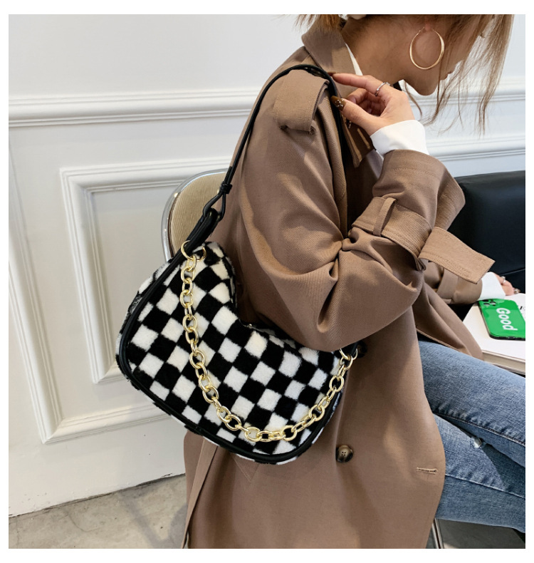 Autumn and winter plush handbags 2021 new fashion checkerboard single shoulder messenger chain big bagpicture12