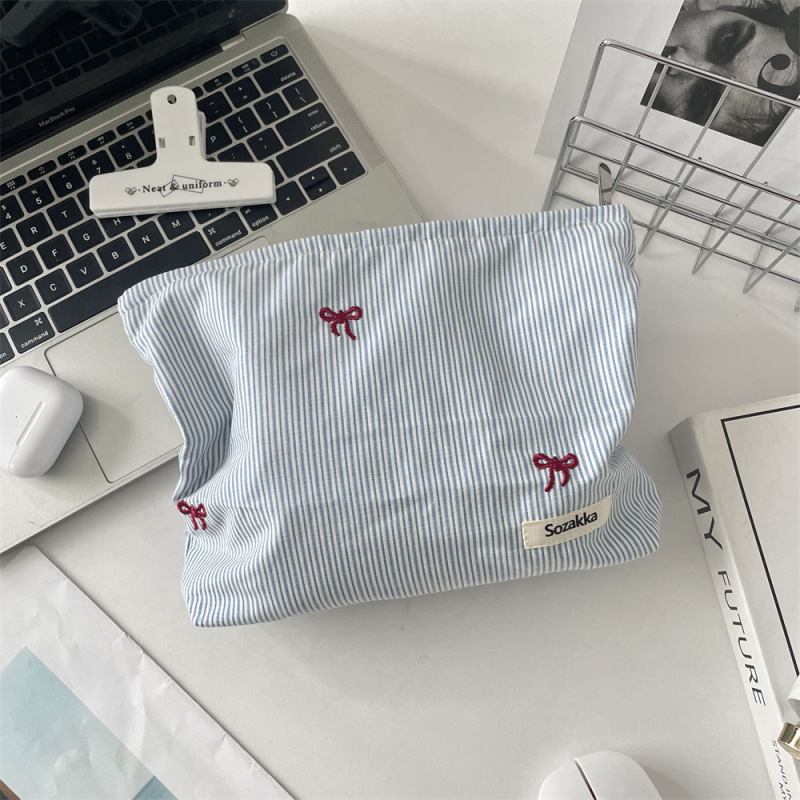 57192 チェック柄ブルー刺繍フラワー化粧品袋女性の口紅収納袋エアクッション化粧品袋収納袋|undefined