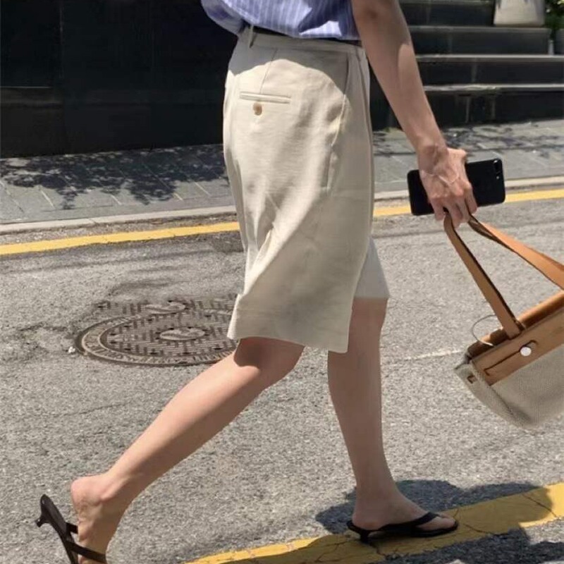 Now NG Korea Dongdaemun designer MONE vertical high waist simple casual rice white shorts