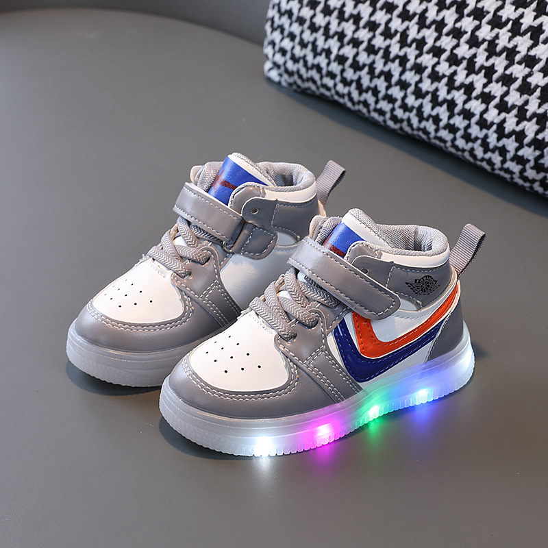 2023 new children's and men's luminous children's shoes small children leisure board shoes soft sole LED lighting baby walking shoes