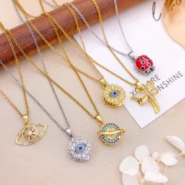 项链;戒指;手镯