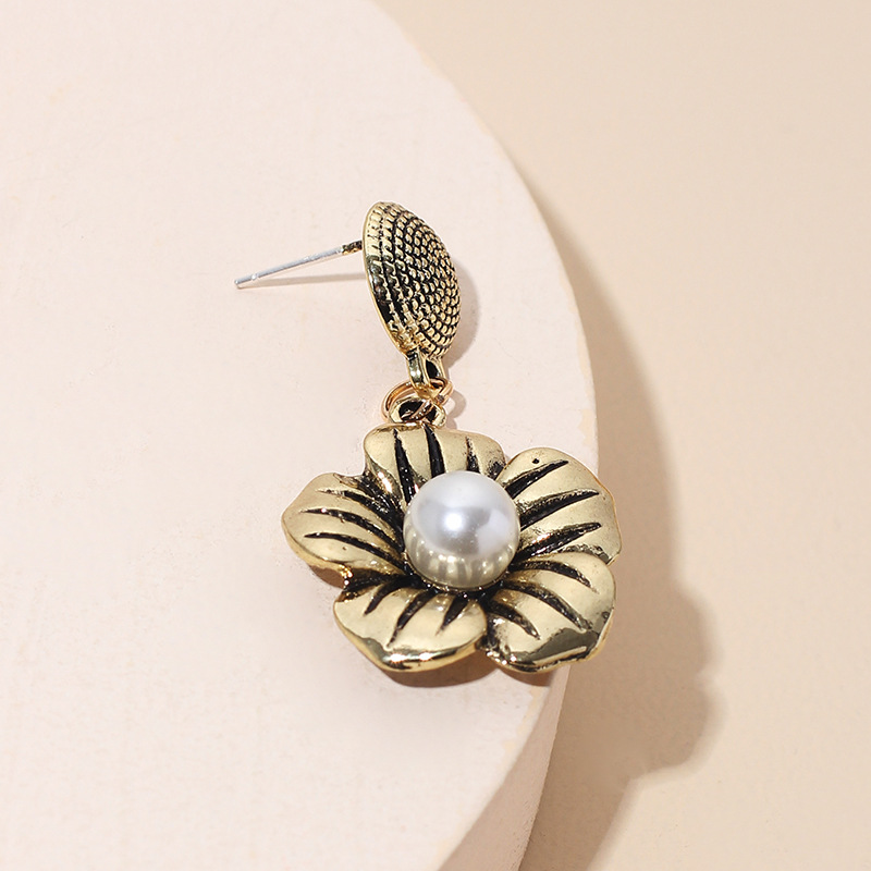 12g Weight Earrings Classification Wedding, Travel Occasion Flower Pattern Women'S Gender Vintage Style Style Retro Geometric Flower Pearl Earrings 6