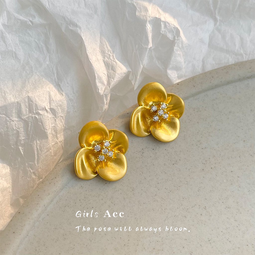 2_0031_耳语场景新水印 拷贝 32.jpg