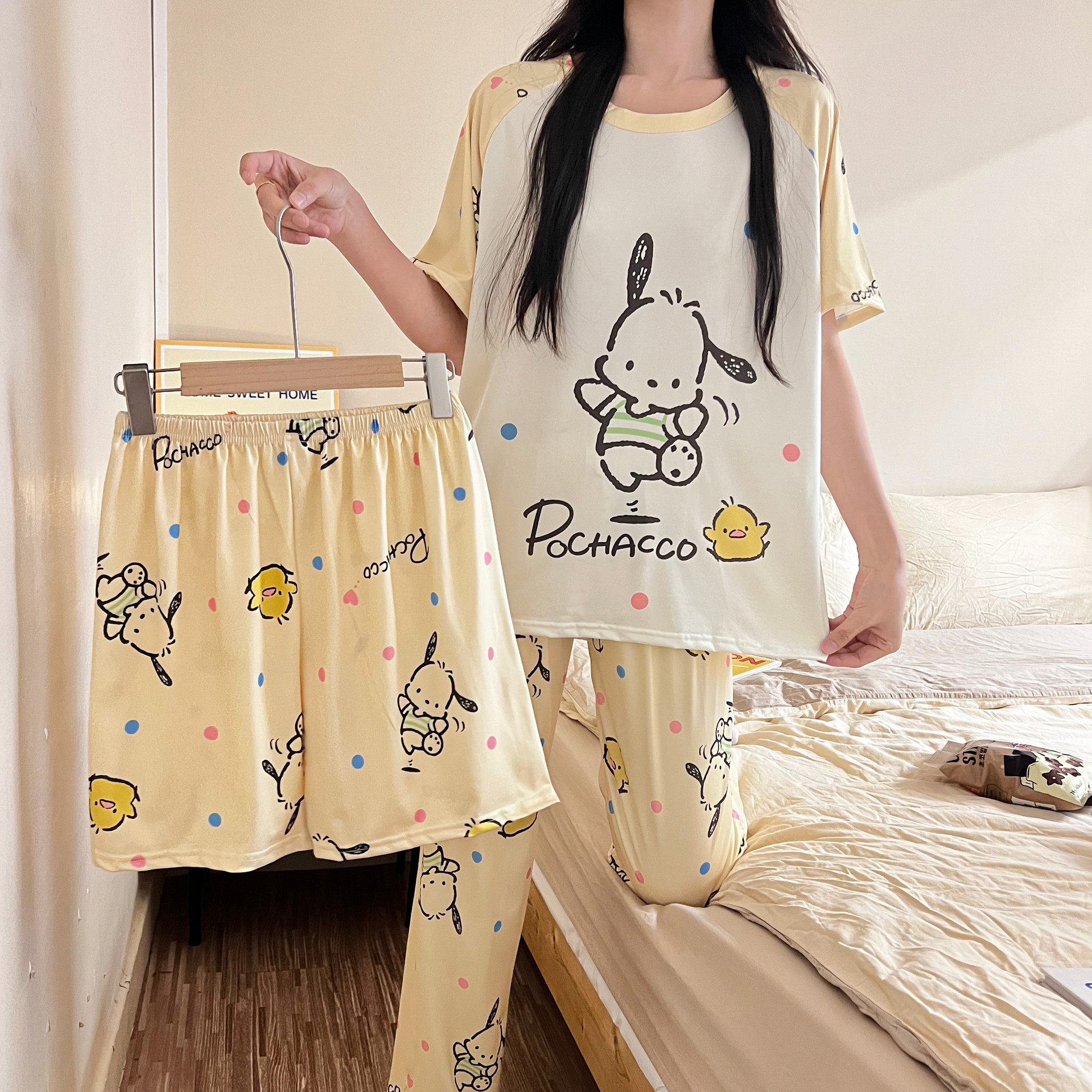 2024 verano vestido de pijama de mujer casual cómodo lindos pantalones cortos de manga corta largo conjunto de tres piezas impresión de dibujos animados ropa para el hogar