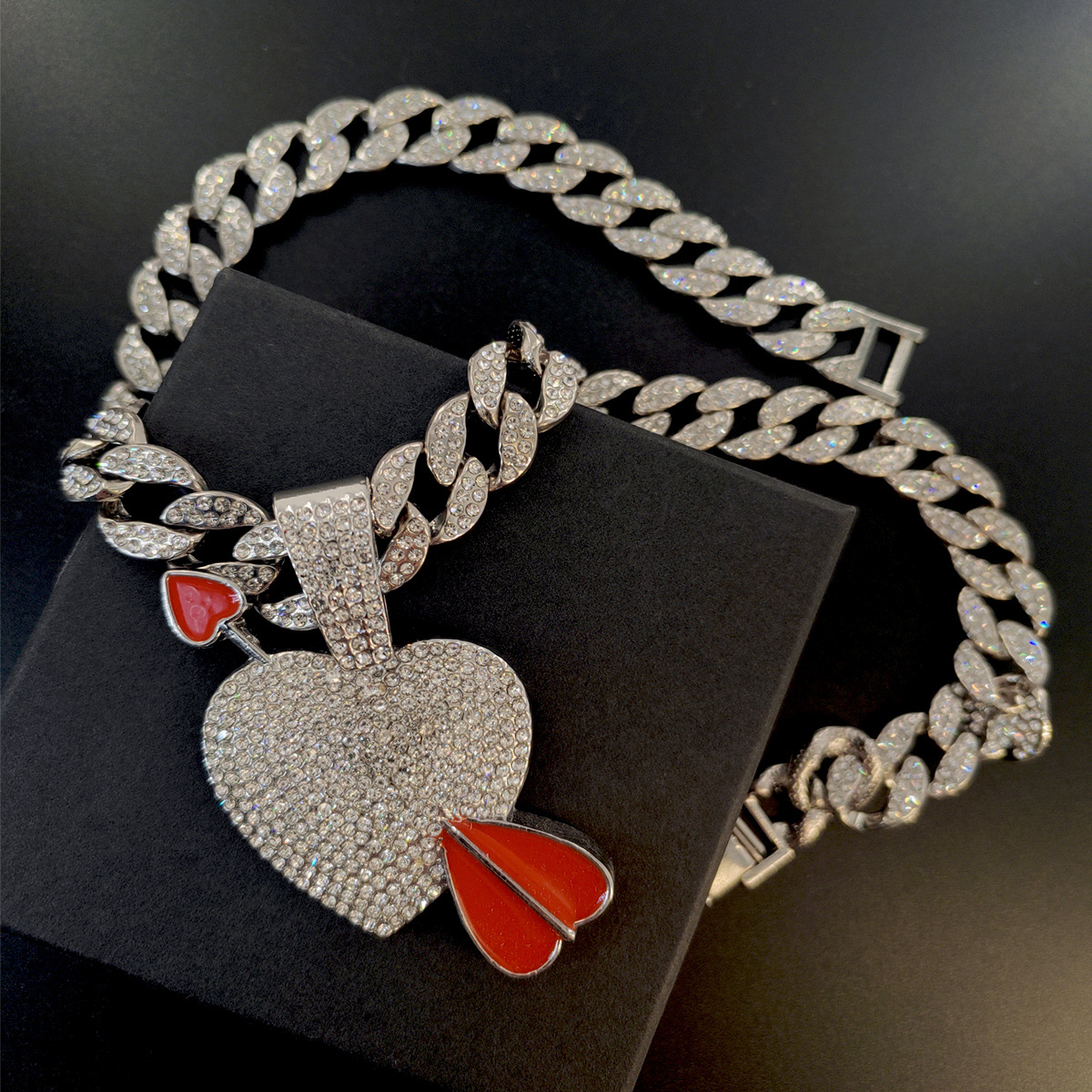 Joyería Simple Una Flecha Corazón Piercing Colgante Collar Decoración Aceite Amor Hip Hop Irregular Versátil Cadena Cubana_voghion.com
