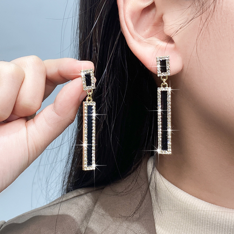 Korean geometric rectangular black earrings