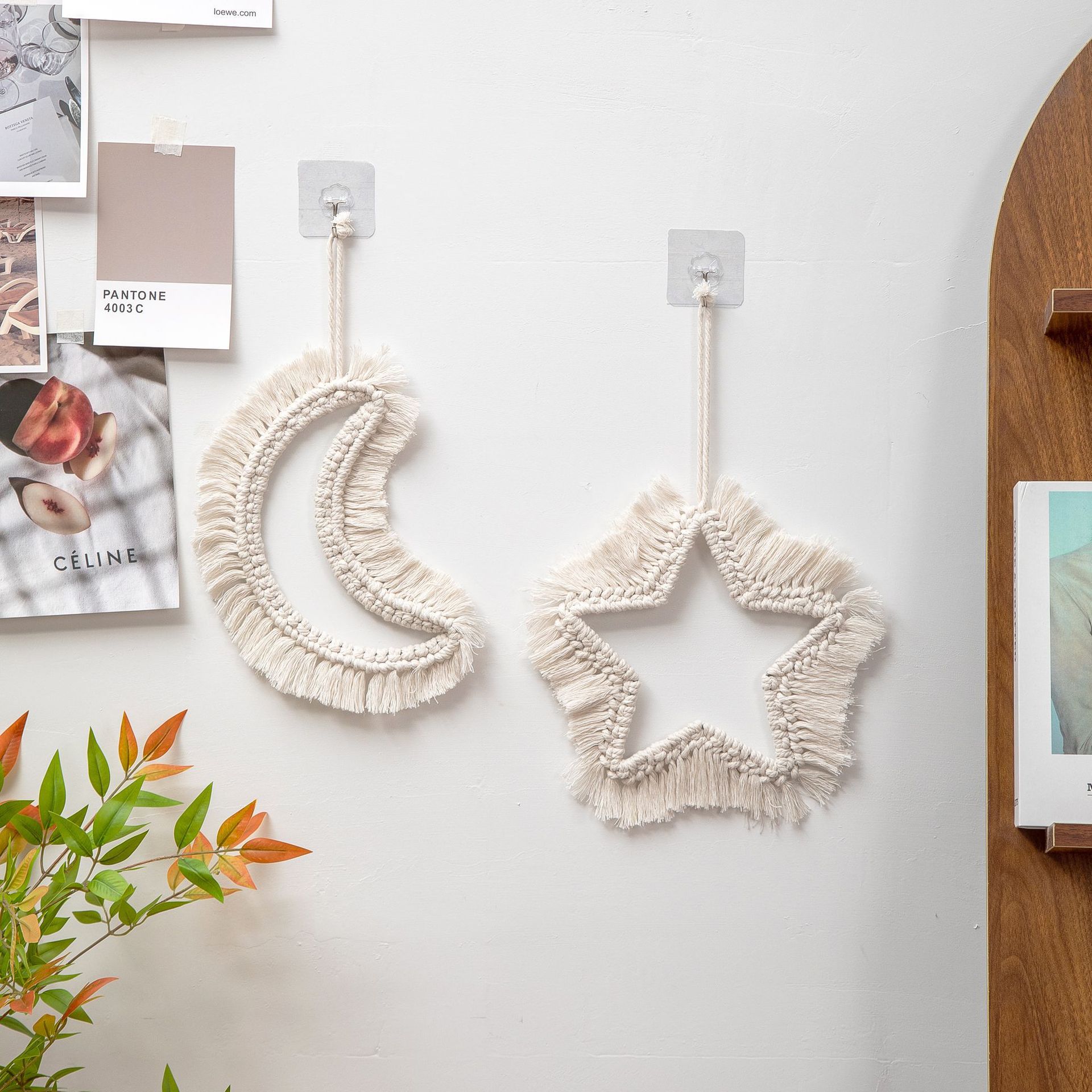 Stars and Moon Bohemian Dream Catcher Handmade Home Decoration Wall Hanging Wall Decoration Crafts