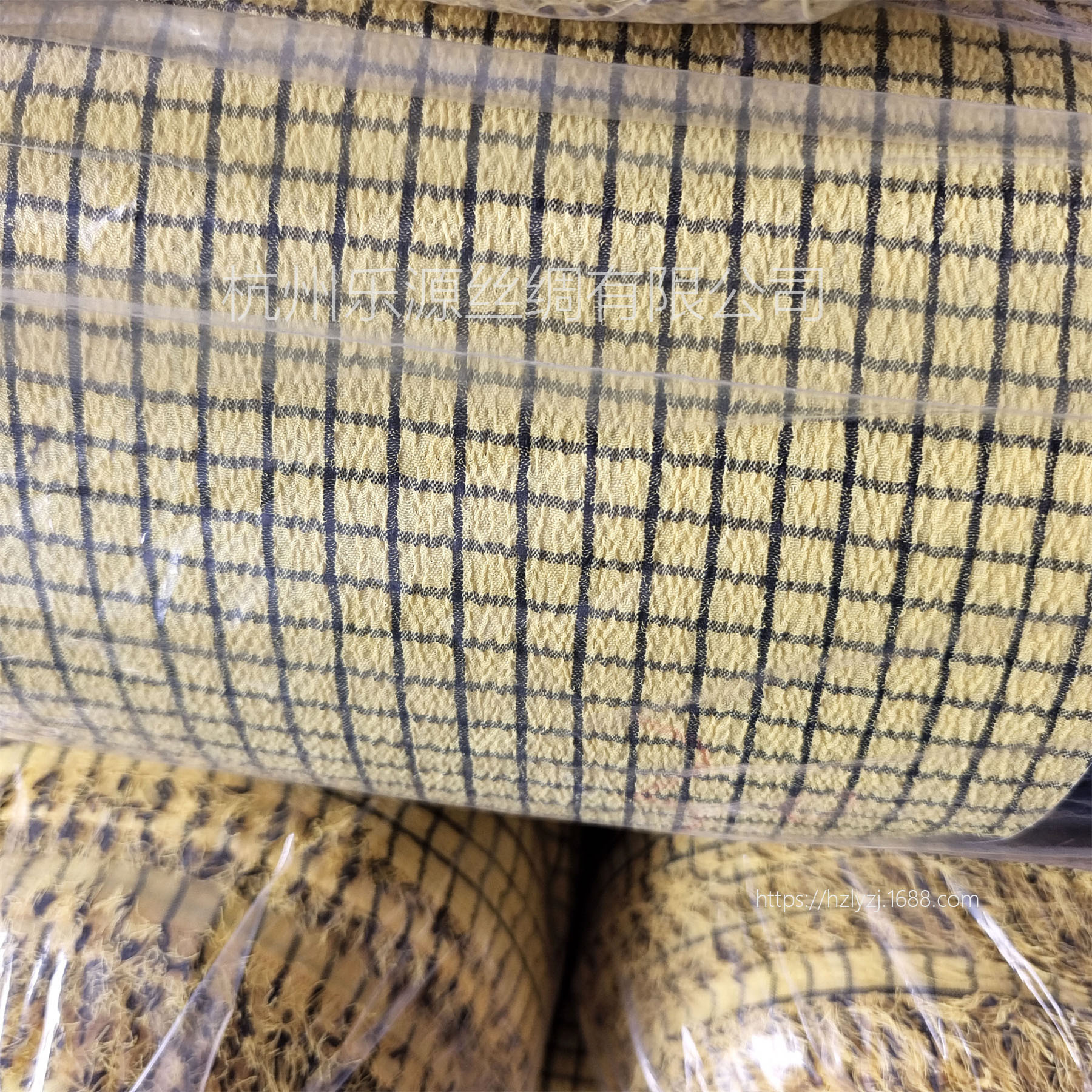 澡巾厂直销100%涤丝洗澡面料小方格印花搓澡布低价洗澡手套面料