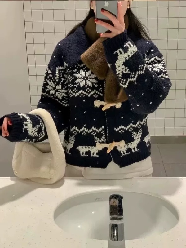 欧美跨境2025秋季女式针织衫文艺复古北欧风牛角扣雪花毛衣女外套|undefined