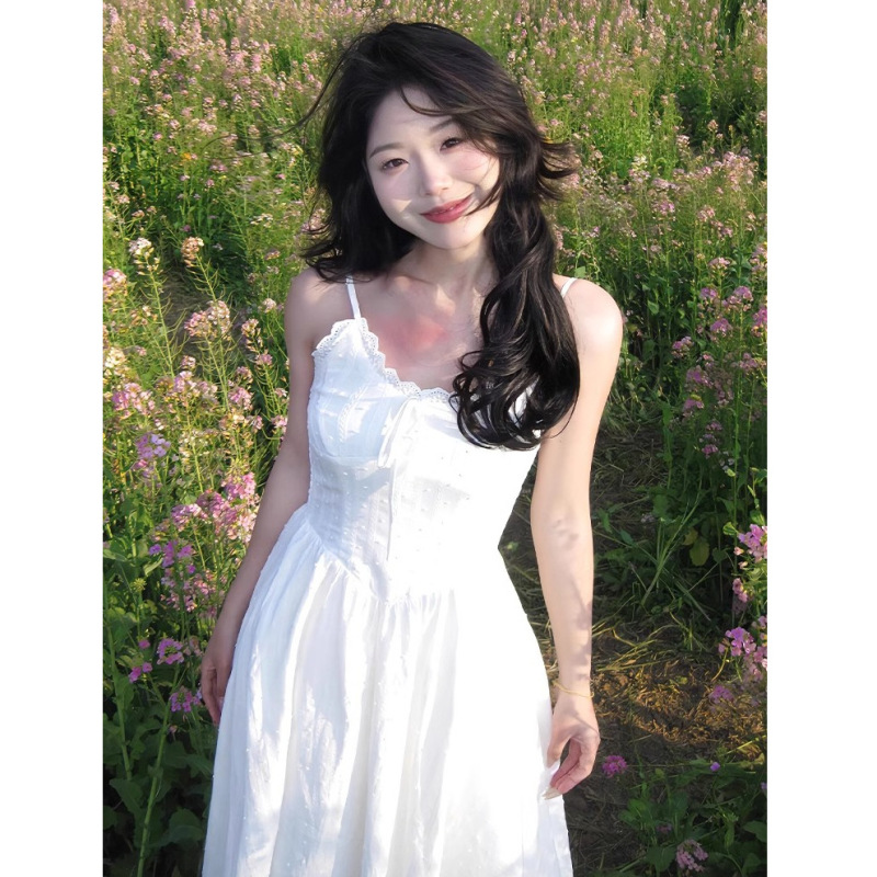 夏季穿搭法式白色吊带连衣裙子女夏2025新款独特漂亮温柔气质长裙|undefined