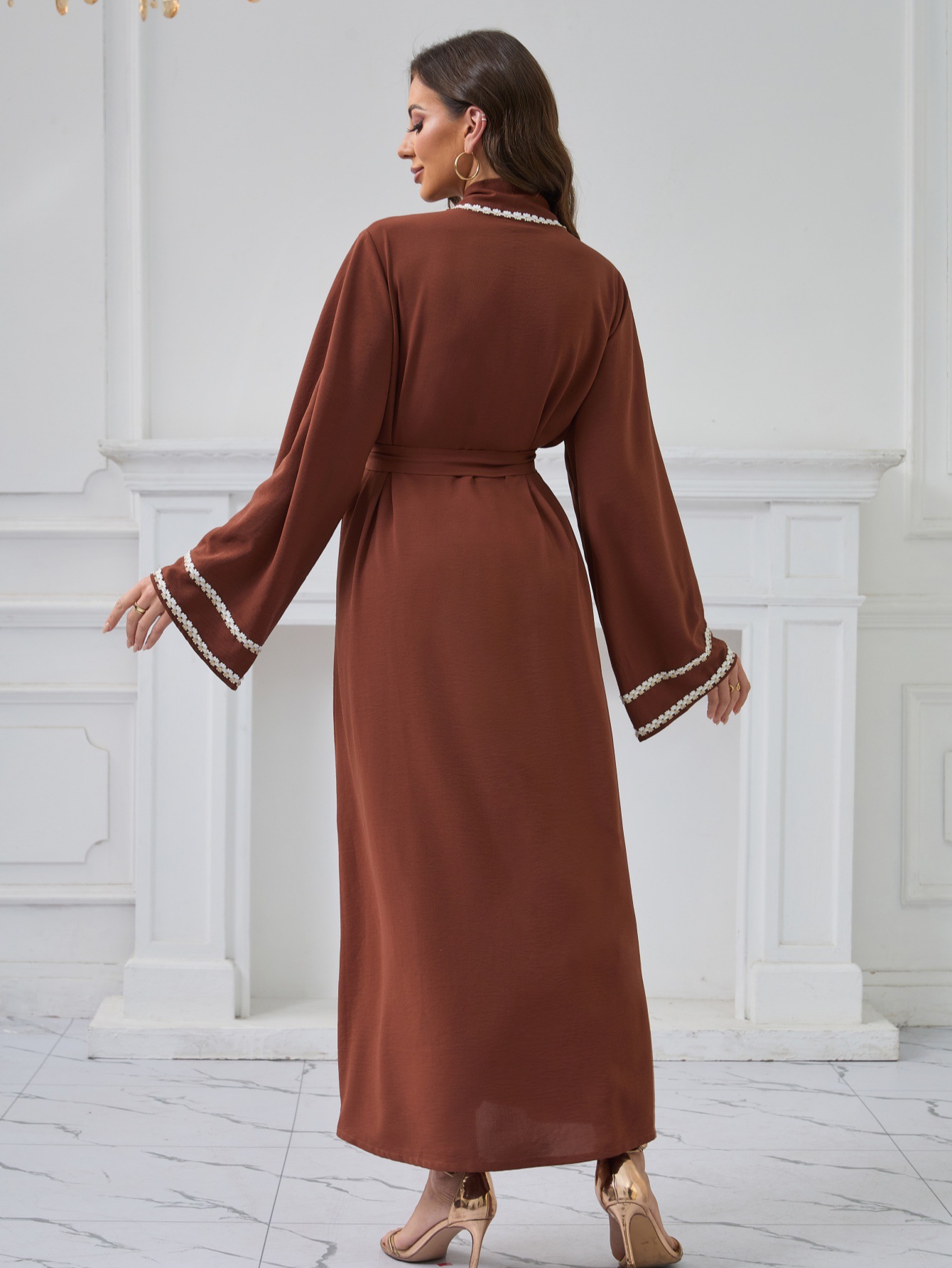 Women's Embroidered Arabic Robe With Bell Sleeves And Waist Belt_ecoleips.com