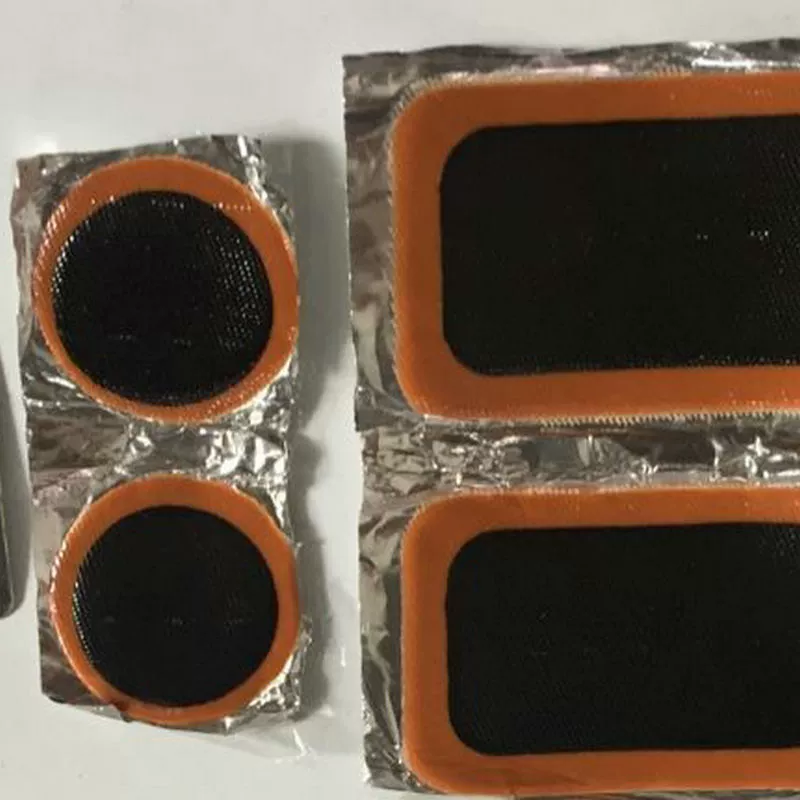 Производитель поставляет инструменты для ремонта шин с одной палкой клея с холодной добавкой резиновой ленты