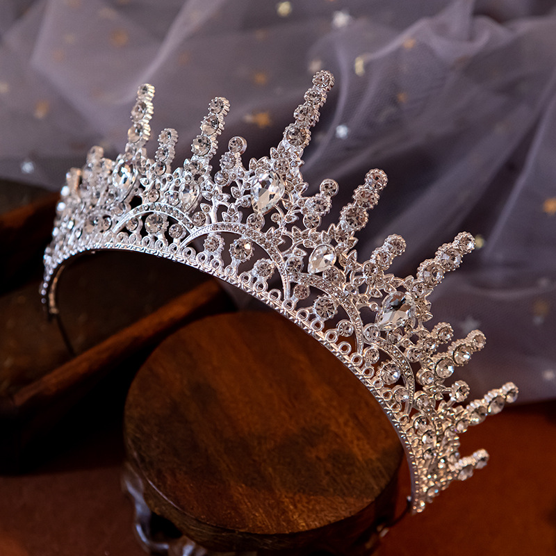 Wedding, Birthday, Engagement Occasion Alloy Material Bridal Romantic Shiny Women's Crown Alloy Artificial Rhinestones Crown