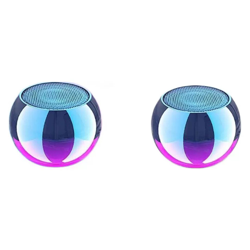 超小型ブルートゥースのスピーカーはカードを入れることができます。|undefined