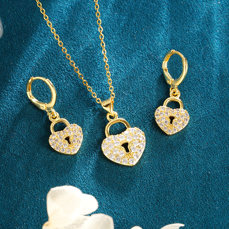 Collar de oro de arena vietnamita, diseño de moda, incrustaciones de diamantes, amor, pendientes femeninos, personalidad durante mucho tiempo, fuente de joyería