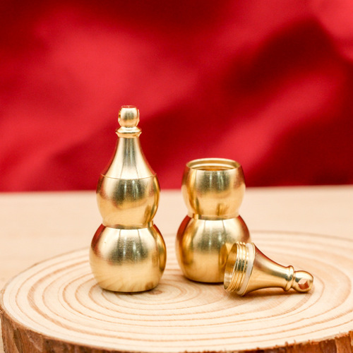 The upper opening of the brass hollow gourd can be opened to hold things. The pure copper large hollow gourd can hold cinnabar. Source of goods.