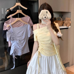 2025 新しいアメリカンホットガールワンショルダー半袖 Tシャツ女性の夏のデザインスリムフィットショートトップトレンディ