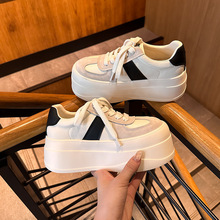 发泡底真皮女小白鞋2025秋季新款厚底增高运动百搭舒适休闲风板鞋