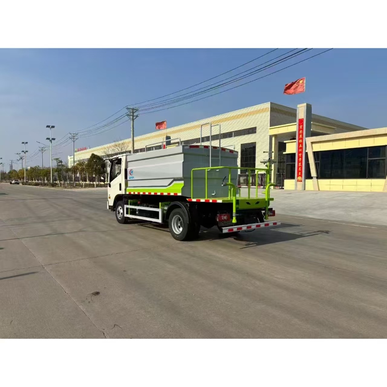 Chengli Brand National Vi Foton 7-Ton Blue Plate Sprinkler Truck Can Be Equipped with 30/ 40m Fog Cannons. C Certificate Can Be Registered Nationwide